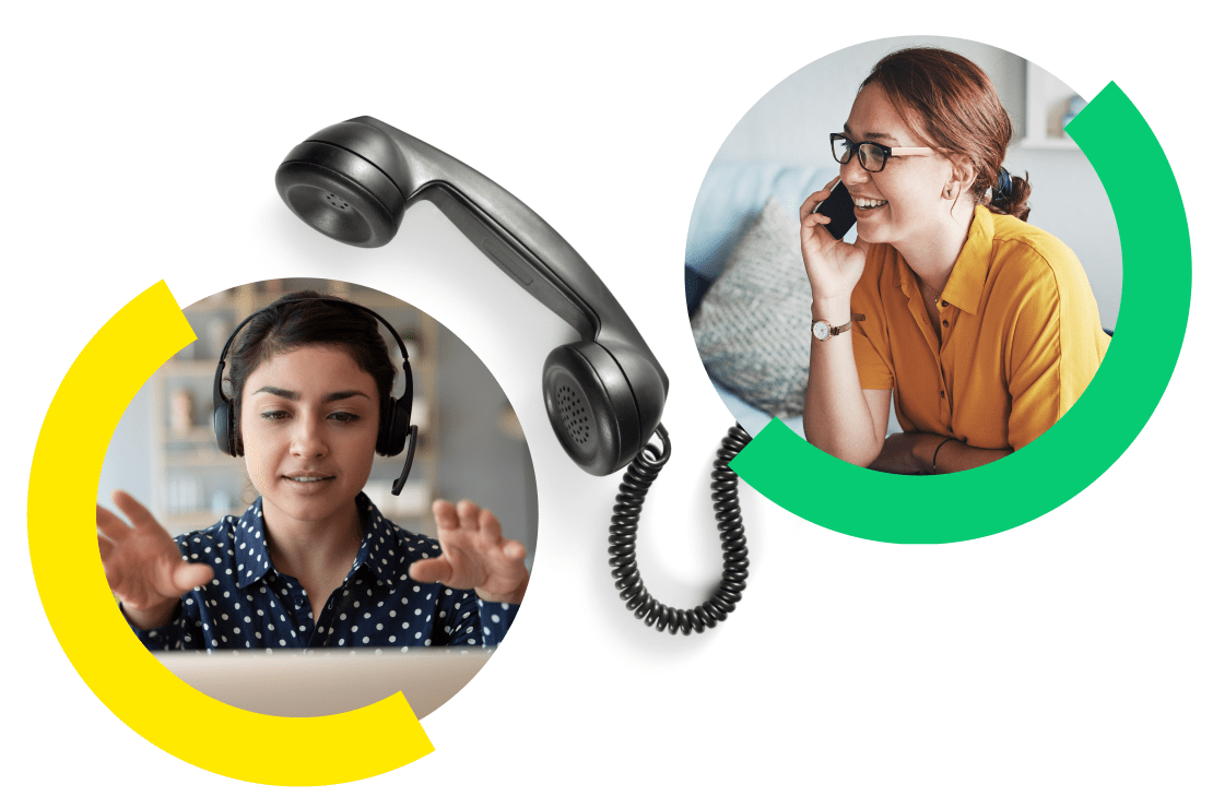 Zwei Frauen befinden sich lächelnd in einem Kundensupportanruf.